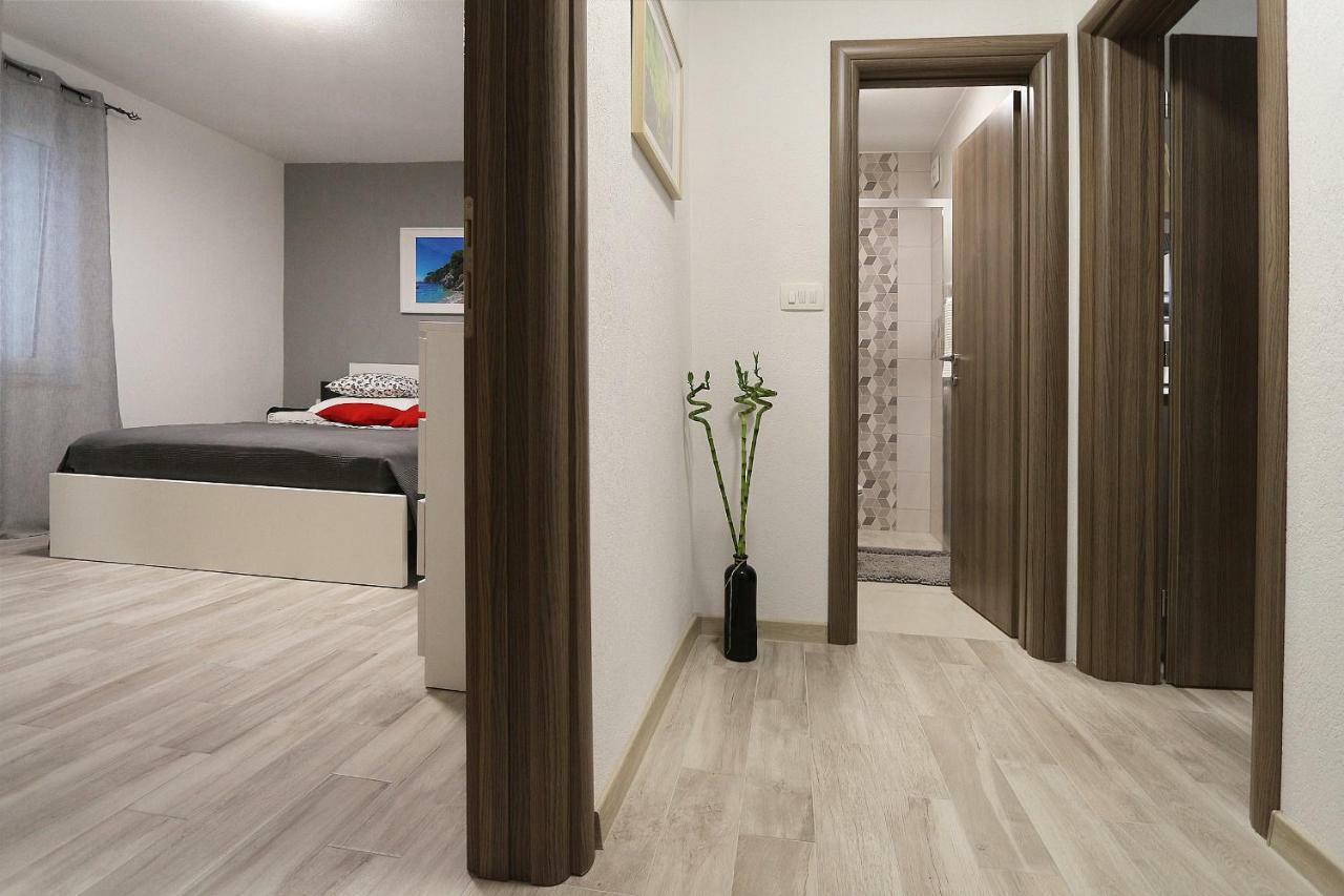 Modern Apartments Iva Макарска Экстерьер фото